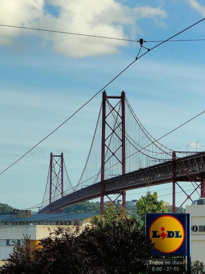 Lx Factory & Lisbon Congress Centre Apartment מראה חיצוני תמונה